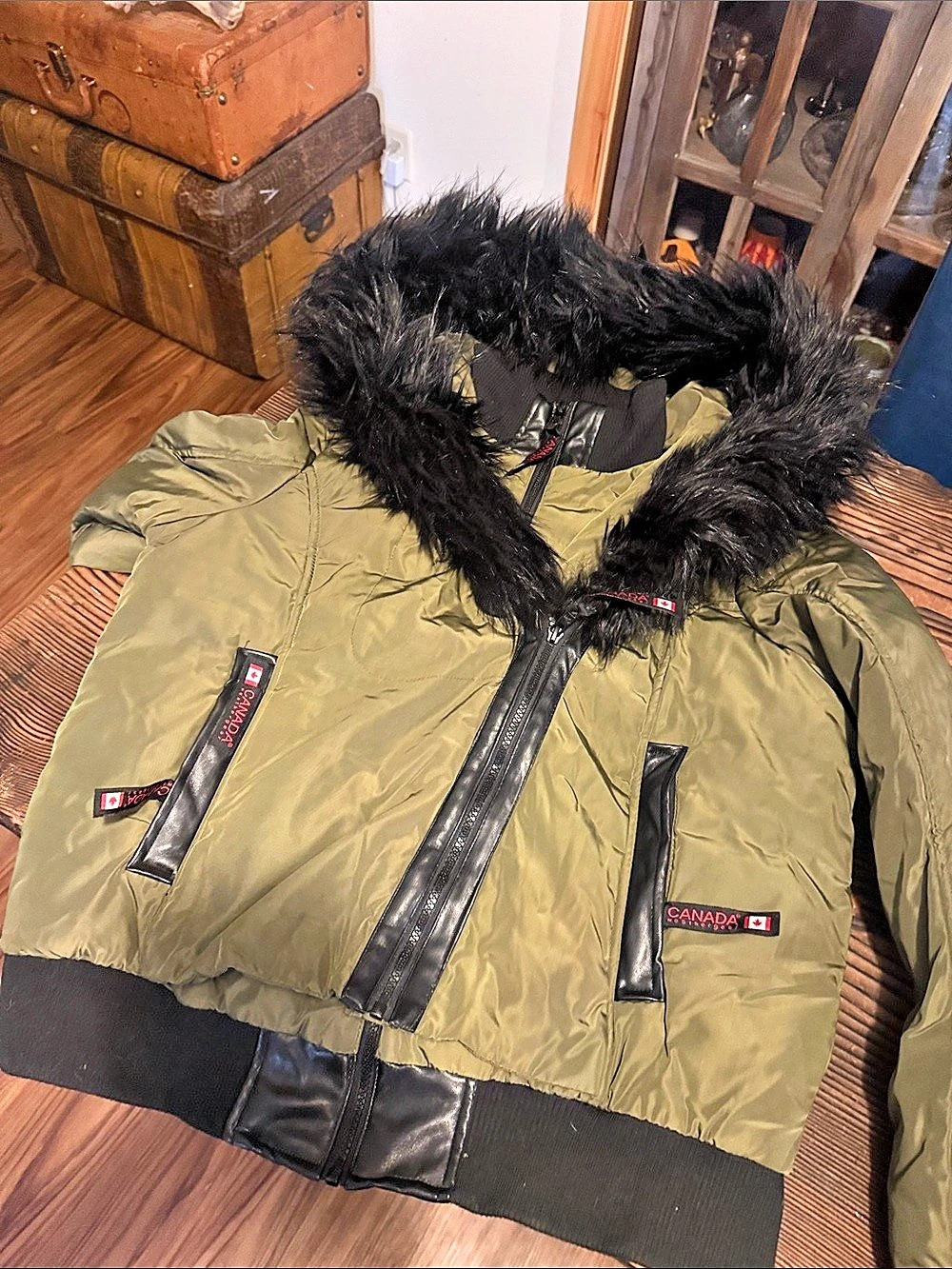 Women’s Canada Weather Gear Hooded Puffer Jacket Green Black Size Large
